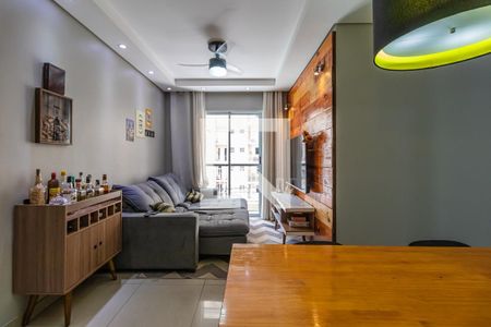 Sala de apartamento à venda com 2 quartos, 62m² em Jardim Tupanci, Barueri