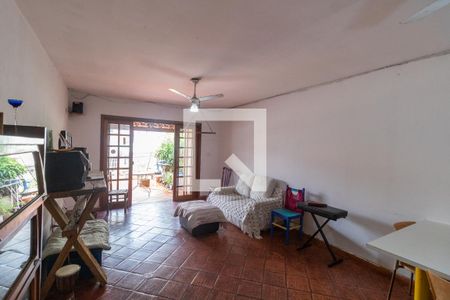 Casa à venda com 143m², 3 quartos e 2 vagasSala