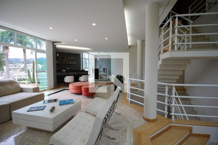 Casa de condomínio à venda com 460m², 4 quartos e 6 vagasSala