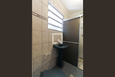 Banheiro de casa de condomínio para alugar com 1 quarto, 60m² em Brás, São Paulo