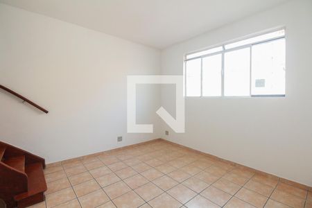 Sala  de casa para alugar com 2 quartos, 120m² em Pari, São Paulo