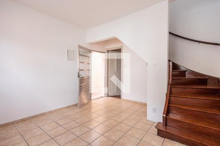 Sala de casa para alugar com 2 quartos, 120m² em Pari, São Paulo