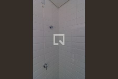 Banheiro de kitnet/studio para alugar com 1 quarto, 29m² em Centro, Curitiba