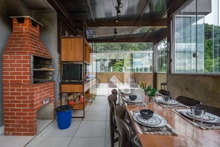 Apartamento à venda com 160m², 3 quartos e 2 vagas Apartamento à venda com 160m², 3 quartos e 2 vagasVaranda gourmet