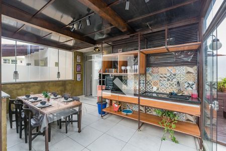 Apartamento à venda com 160m², 3 quartos e 2 vagas Apartamento à venda com 160m², 3 quartos e 2 vagasVaranda gourmet