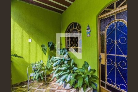 Casa à venda com 4 quartos, 300m² em Carlos Prates, Belo Horizonte