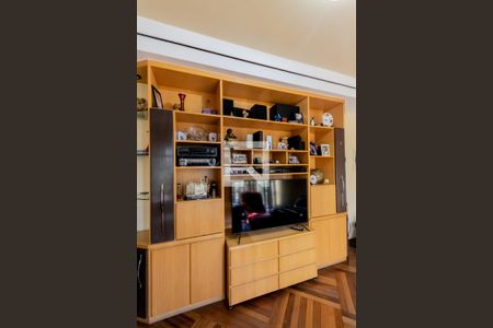 Apartamento à venda com 476m², 4 quartos e 4 vagas Apartamento à venda com 476m², 4 quartos e 4 vagasArmário