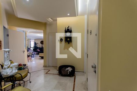 Apartamento à venda com 476m², 4 quartos e 4 vagas Apartamento à venda com 476m², 4 quartos e 4 vagasHall de Entrada