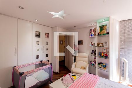 Apartamento à venda com 476m², 4 quartos e 4 vagas Apartamento à venda com 476m², 4 quartos e 4 vagasSuíte 2