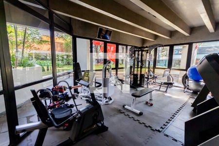 Apartamento à venda com 476m², 4 quartos e 4 vagas Apartamento à venda com 476m², 4 quartos e 4 vagasÁrea comum - Academia