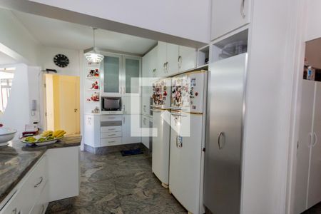 Apartamento à venda com 476m², 4 quartos e 4 vagas Apartamento à venda com 476m², 4 quartos e 4 vagasCozinha