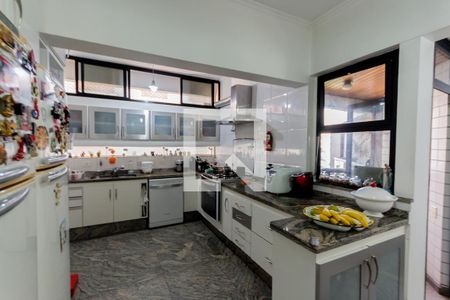 Apartamento à venda com 476m², 4 quartos e 4 vagas Apartamento à venda com 476m², 4 quartos e 4 vagasCozinha