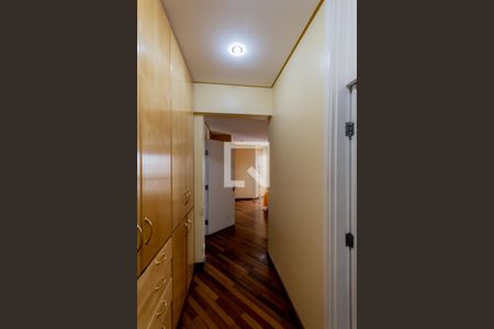 Apartamento à venda com 476m², 4 quartos e 4 vagas Apartamento à venda com 476m², 4 quartos e 4 vagasCloset