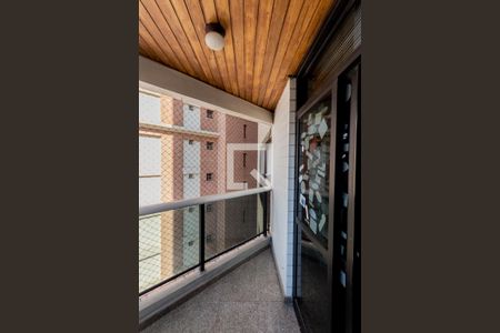 Apartamento à venda com 476m², 4 quartos e 4 vagas Apartamento à venda com 476m², 4 quartos e 4 vagasVaranda do Quarto