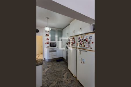 Apartamento à venda com 476m², 4 quartos e 4 vagas Apartamento à venda com 476m², 4 quartos e 4 vagasArmário