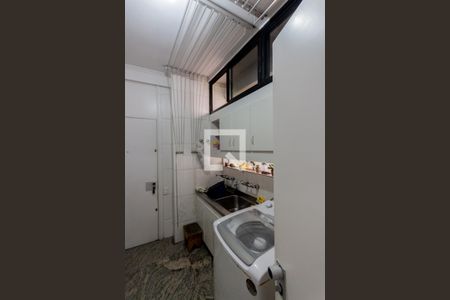 Apartamento à venda com 476m², 4 quartos e 4 vagas Apartamento à venda com 476m², 4 quartos e 4 vagasÁrea de Serviço