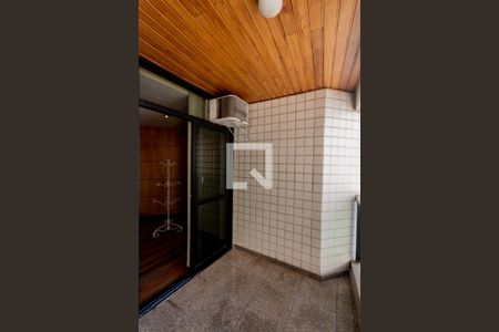 Apartamento à venda com 476m², 4 quartos e 4 vagas Apartamento à venda com 476m², 4 quartos e 4 vagasVaranda da Suíte 1