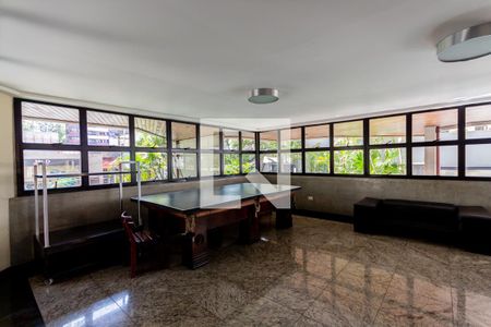 Apartamento à venda com 476m², 4 quartos e 4 vagas Apartamento à venda com 476m², 4 quartos e 4 vagasÁrea comum - Salão de festas