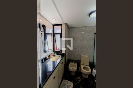 Apartamento à venda com 476m², 4 quartos e 4 vagas Apartamento à venda com 476m², 4 quartos e 4 vagasBanheiro da Suíte 3