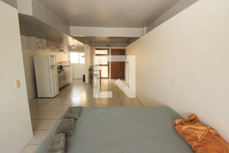 Sala/Quarto de apartamento à venda com 1 quarto, 50m² em Centro Histórico, Porto Alegre
