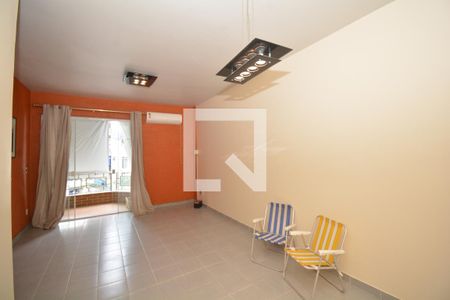 Sala de apartamento para alugar com 2 quartos, 84m² em Vila Valqueire, Rio de Janeiro