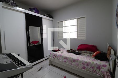 Quarto 1 de casa para alugar com 4 quartos, 244m² em Santa Mônica, Uberlândia