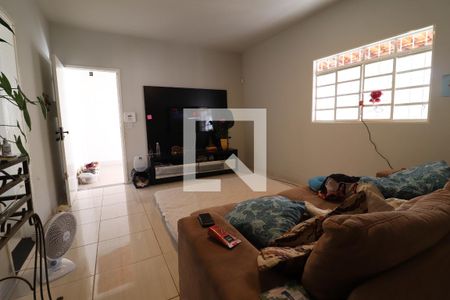 Sala de casa para alugar com 4 quartos, 244m² em Santa Mônica, Uberlândia