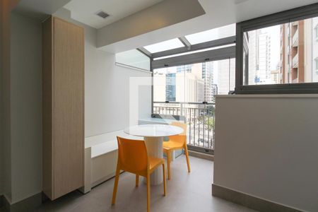 Varanda da sala  de apartamento à venda com 1 quarto, 28m² em Indianópolis, São Paulo