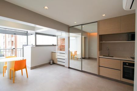 Sala/Cozinha de apartamento à venda com 1 quarto, 28m² em Indianópolis, São Paulo