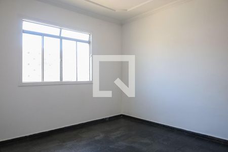 Quarto 1 de casa para alugar com 2 quartos, 80m² em Caiçaras, Belo Horizonte