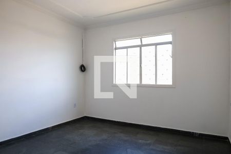 Quarto 1 de casa para alugar com 2 quartos, 80m² em Caiçaras, Belo Horizonte