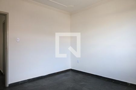 Quarto 1 de casa para alugar com 2 quartos, 80m² em Caiçaras, Belo Horizonte