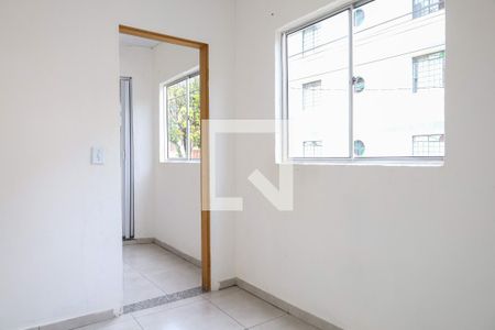 Quarto de kitnet/studio para alugar com 1 quarto, 40m² em Caiçaras, Belo Horizonte