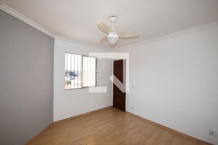 Sala de apartamento para alugar com 2 quartos, 55m² em Jardim Maria Rosa, Taboão da Serra