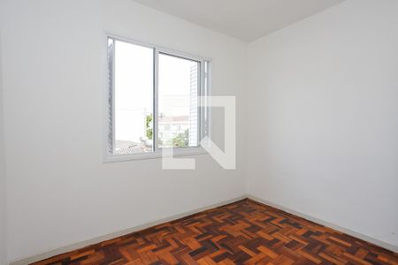 Quarto 1 de apartamento à venda com 2 quartos, 60m² em Navegantes, Porto Alegre