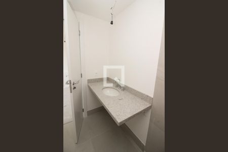 Banheiro de kitnet/studio para alugar com 1 quarto, 24m² em Centro Histórico, Porto Alegre