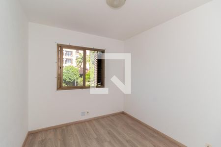 Quarto de apartamento para alugar com 3 quartos, 70m² em Jardim Itu, Porto Alegre