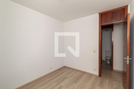 Quarto de apartamento para alugar com 3 quartos, 70m² em Jardim Itu, Porto Alegre