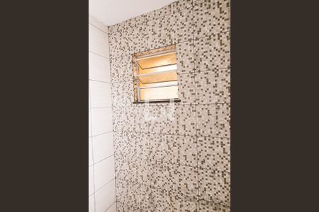 Banheiro de kitnet/studio para alugar com 1 quarto, 27m² em Canhema, Diadema