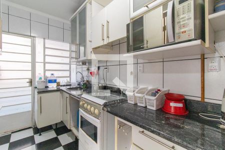 Cozinha e Área de Serviço de apartamento à venda com 2 quartos, 82m² em Cristal, Porto Alegre