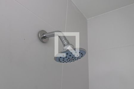 Detalhe do Banheiro Social de apartamento para alugar com 1 quarto, 53m² em Alphaville Empresarial, Barueri