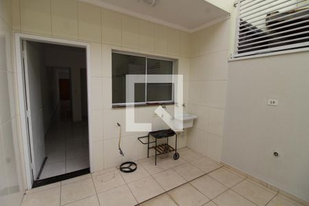 Área de Serviço de casa para alugar com 3 quartos, 150m² em Jardim Independência, São Paulo