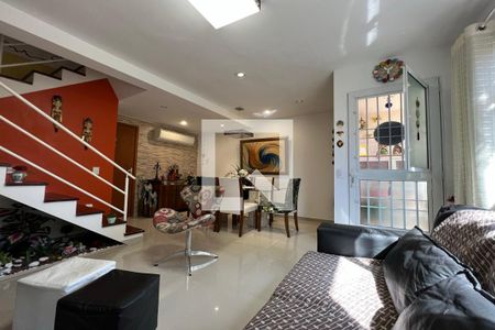 Sala de casa de condomínio à venda com 3 quartos, 120m² em Tanque, Rio de Janeiro