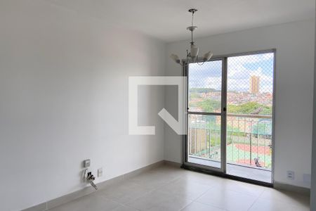 Sala de apartamento à venda com 3 quartos, 63m² em Parque Maria Domitila, São Paulo