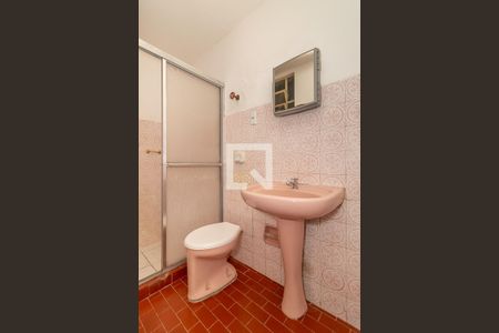 Banheiro de apartamento à venda com 1 quarto, 45m² em Jardim São Pedro, Porto Alegre