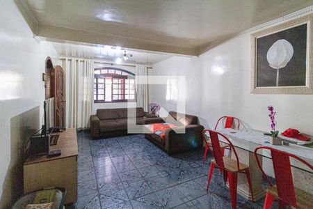 Sala de casa à venda com 5 quartos, 374m² em Cidade das Flores, Osasco