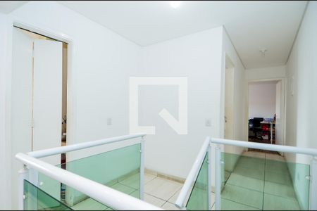 Corredor das Suítes  de casa à venda com 3 quartos, 177m² em Jardim Moreira, Guarulhos