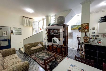 Sala de casa à venda com 5 quartos, 250m² em Parque São Domingos, São Paulo