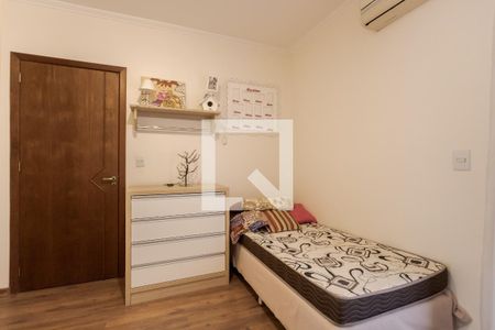 Quarto 1 de casa para alugar com 3 quartos, 250m² em Sarandi, Porto Alegre