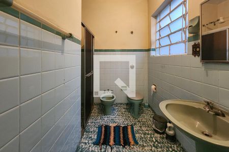 Casa à venda com 194m², 3 quartos e 4 vagas Casa à venda com 194m², 3 quartos e 4 vagasBanheiro 2